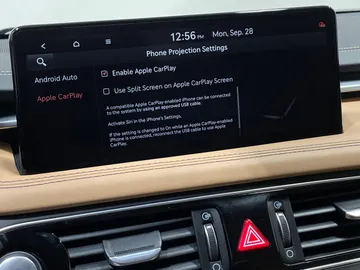 2022 Genesis G70 - image 8