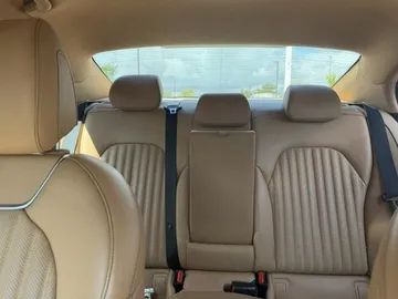 2022 Genesis G70 - image 7