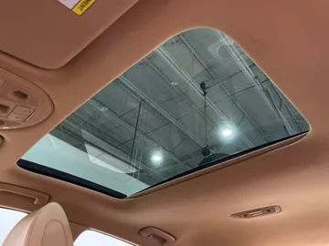 2022 Genesis G70 - image 6