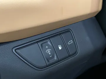 2022 Genesis G70 - image 31