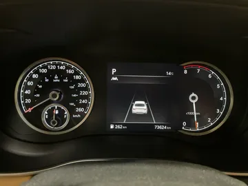 2022 Genesis G70 - image 18