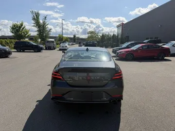 2022 Genesis G70 - image 6