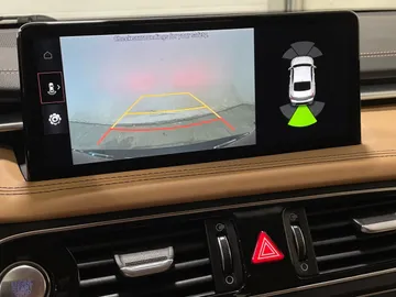 2022 Genesis G70 - image 23