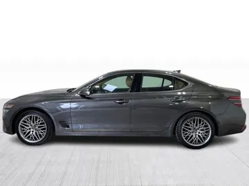 2022 Genesis G70 - image 11