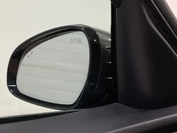 2022 Genesis G70 - image 22