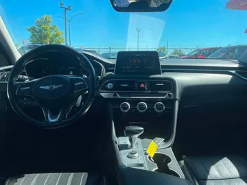 2019 Genesis G70 - image 9