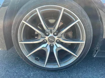 2019 Genesis G70 - image 7