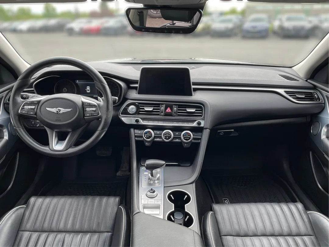 2021 Genesis G70 — photo 4
