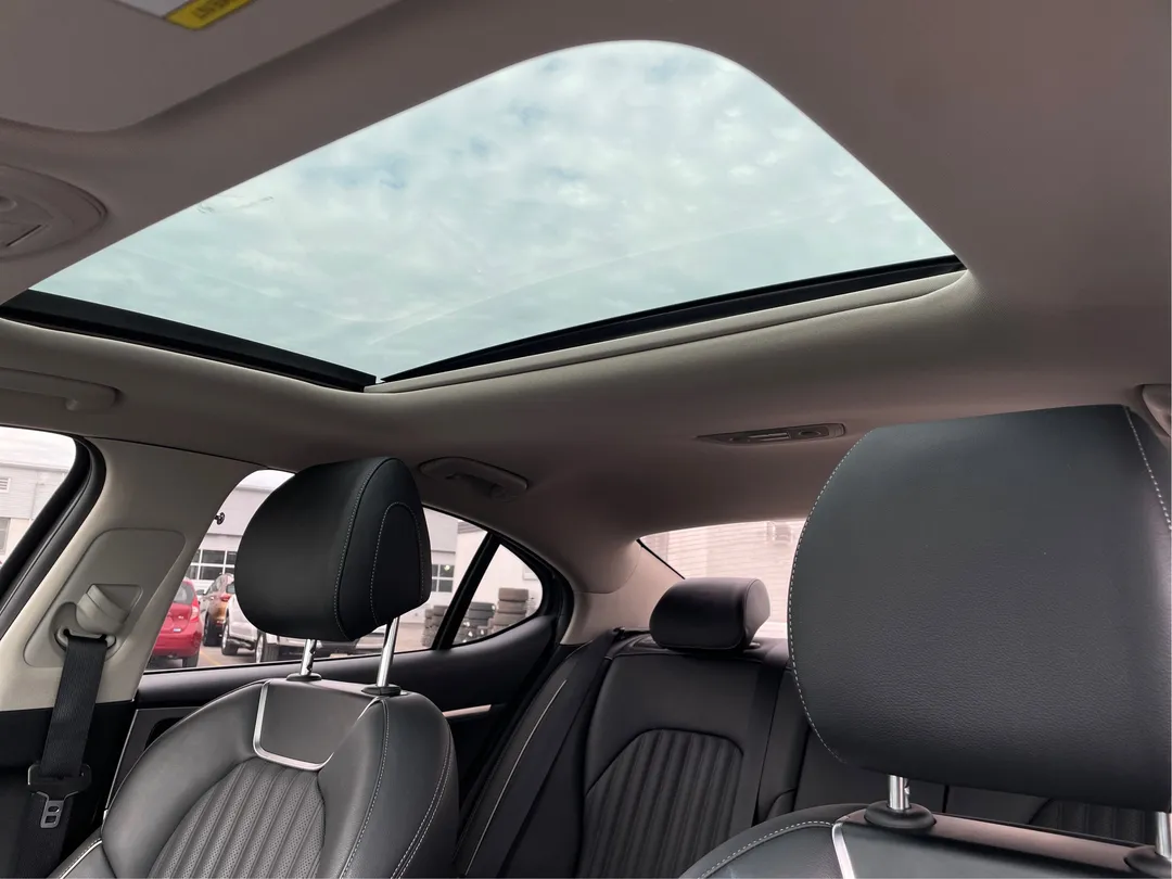 2021 Genesis G70 — photo 5