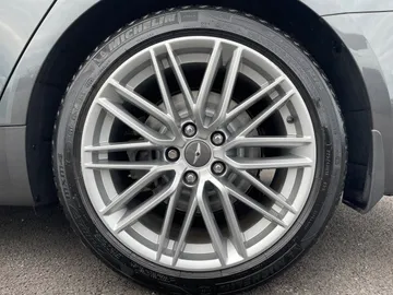 2021 Genesis G70 - image 7