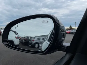 2021 Genesis G70 - image 20
