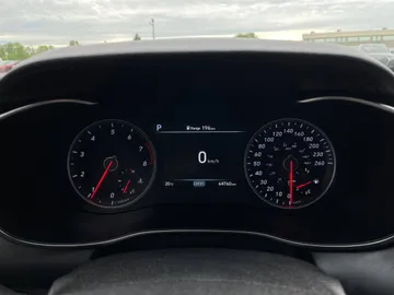 2021 Genesis G70 - image 18