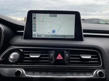 2021 Genesis G70 - image 21