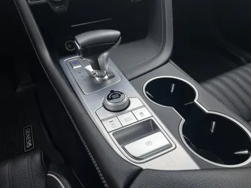 2021 Genesis G70 - image 29