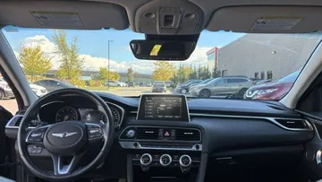 2021 Genesis G70 - image 9