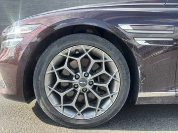 2021 Genesis G80 - image 7