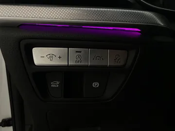 2021 Genesis G80 - image 32