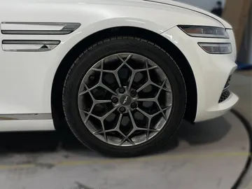 2021 Genesis G80 - image 6