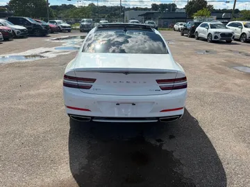 2021 Genesis G80 - image 7