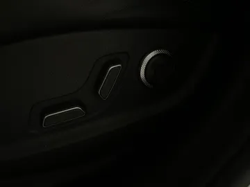 2021 Genesis G80 - image 28