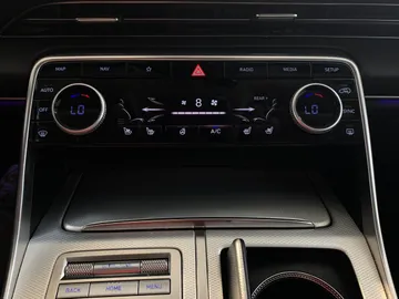 2021 Genesis GV80 - image 26
