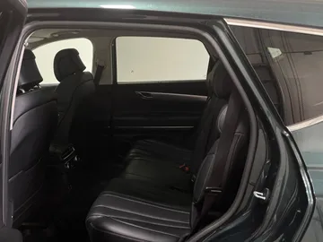 2021 Genesis GV80 - image 16
