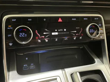 2021 Genesis GV80 - image 23