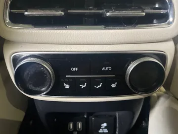 2021 Genesis GV80 - image 28