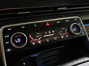 2022 Genesis GV80 - image 25