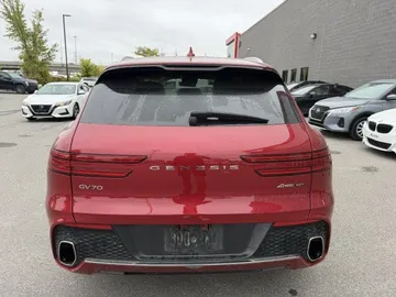 2024 Genesis GV70 - image 6