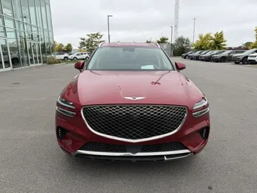 2024 Genesis GV70 - image 2