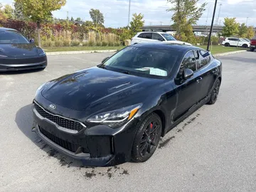 2021 Kia Stinger - image 3