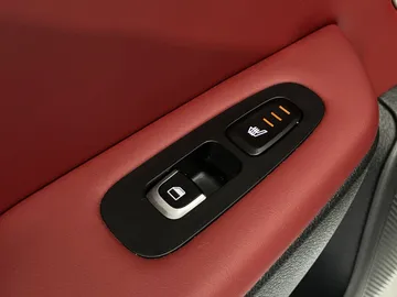 2018 Kia Stinger - image 33