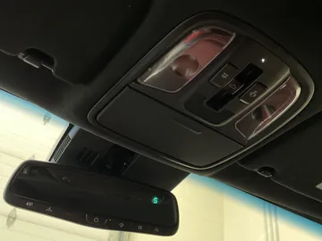 2018 Kia Stinger - image 17