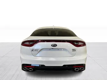 2018 Kia Stinger - image 13