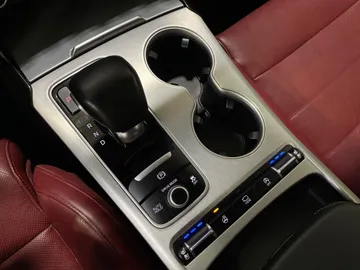 2018 Kia Stinger - image 29