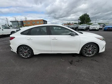 2023 Kia Forte5 - image 3