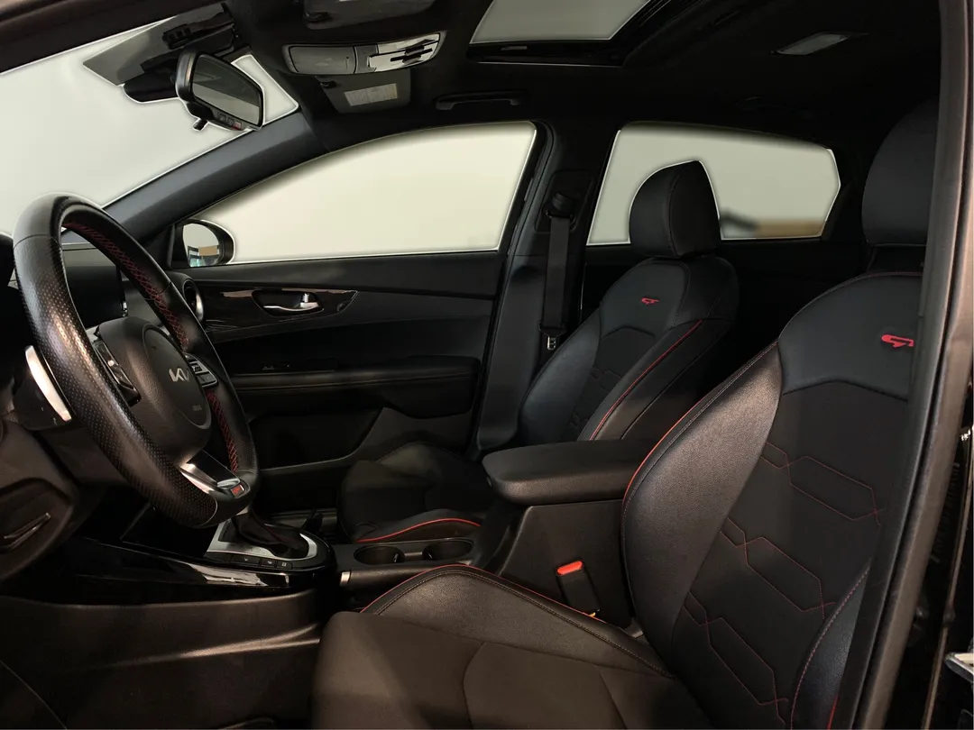 2023 Kia Forte5 — photo 4