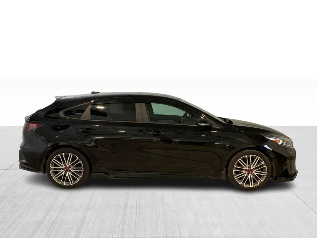 2023 Kia Forte5 — photo 2