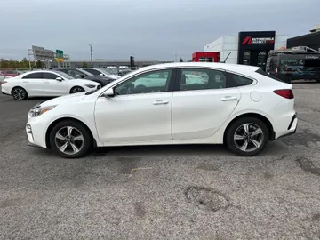 2021 Kia Forte5 - image 6