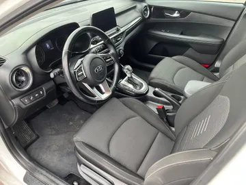 2021 Kia Forte5 - image 7