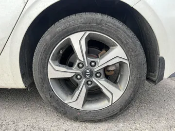 2021 Kia Forte5 - image 9