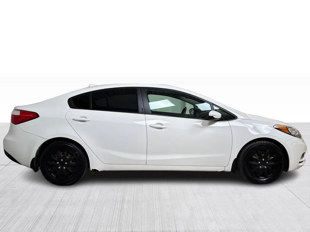 2015 Kia Forte — photo 2