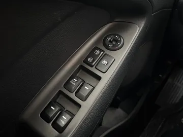 2015 Kia Forte - image 17