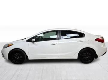2015 Kia Forte - image 8