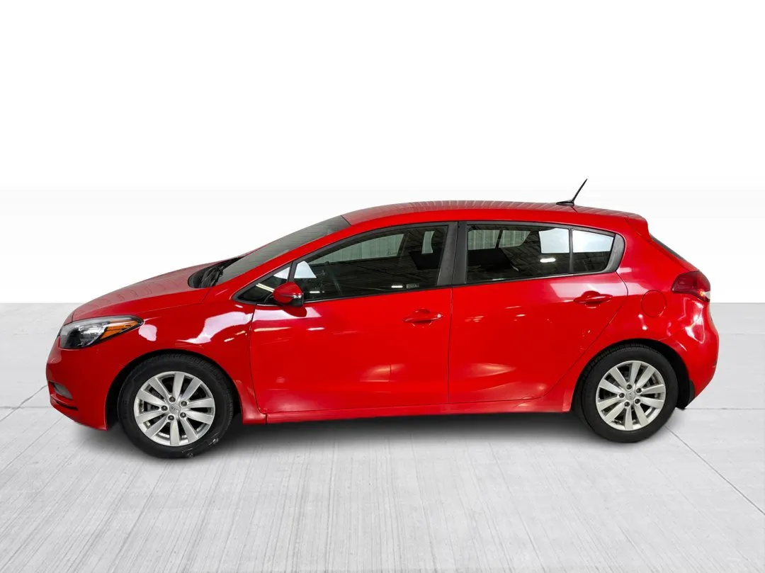2016 Kia Forte 5-Door — photo 8