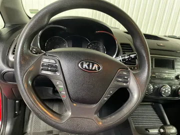 2016 Kia Forte 5-Door - image 16