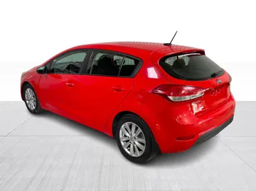 2016 Kia Forte 5-Door - image 10