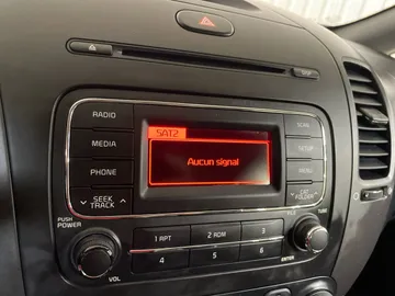 2016 Kia Forte 5 - image 23