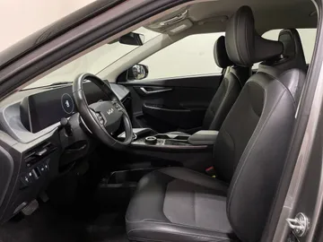 2023 Kia EV6 - image 3